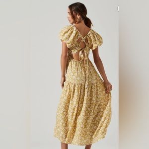 Astr the Label Bubble Sleeve Floral Tiered Midi Dress size L